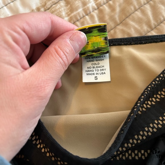 Kortni Jeane swim - Picture 2 of 4